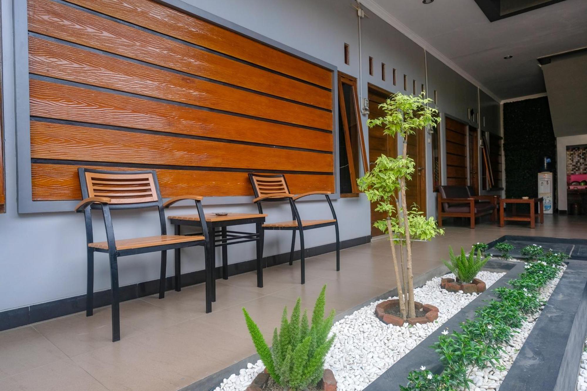 Al Abror Homestay Mandala Krida Mitra Reddoorz Yogyakarta Eksteriør billede