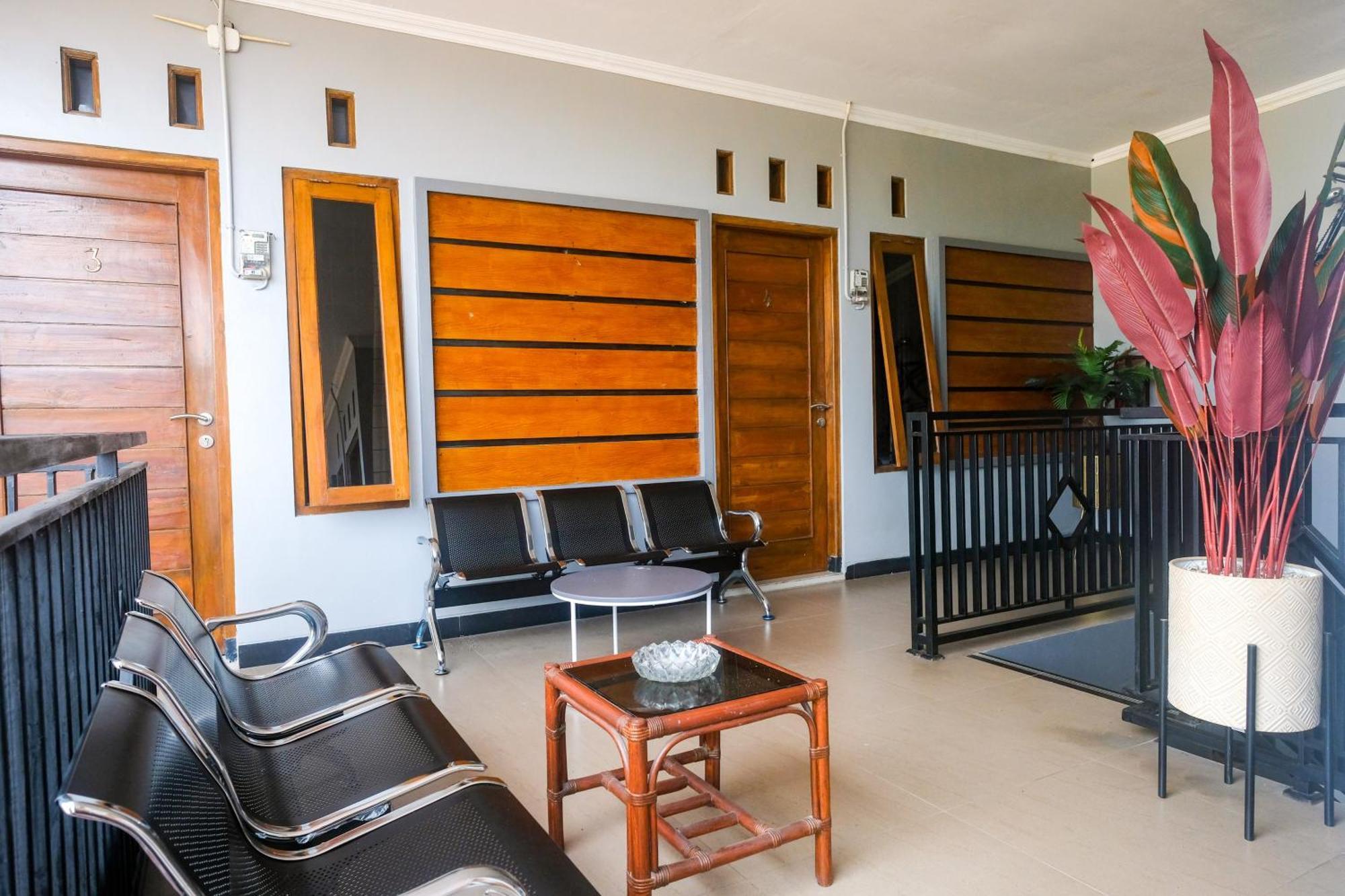 Al Abror Homestay Mandala Krida Mitra Reddoorz Yogyakarta Eksteriør billede