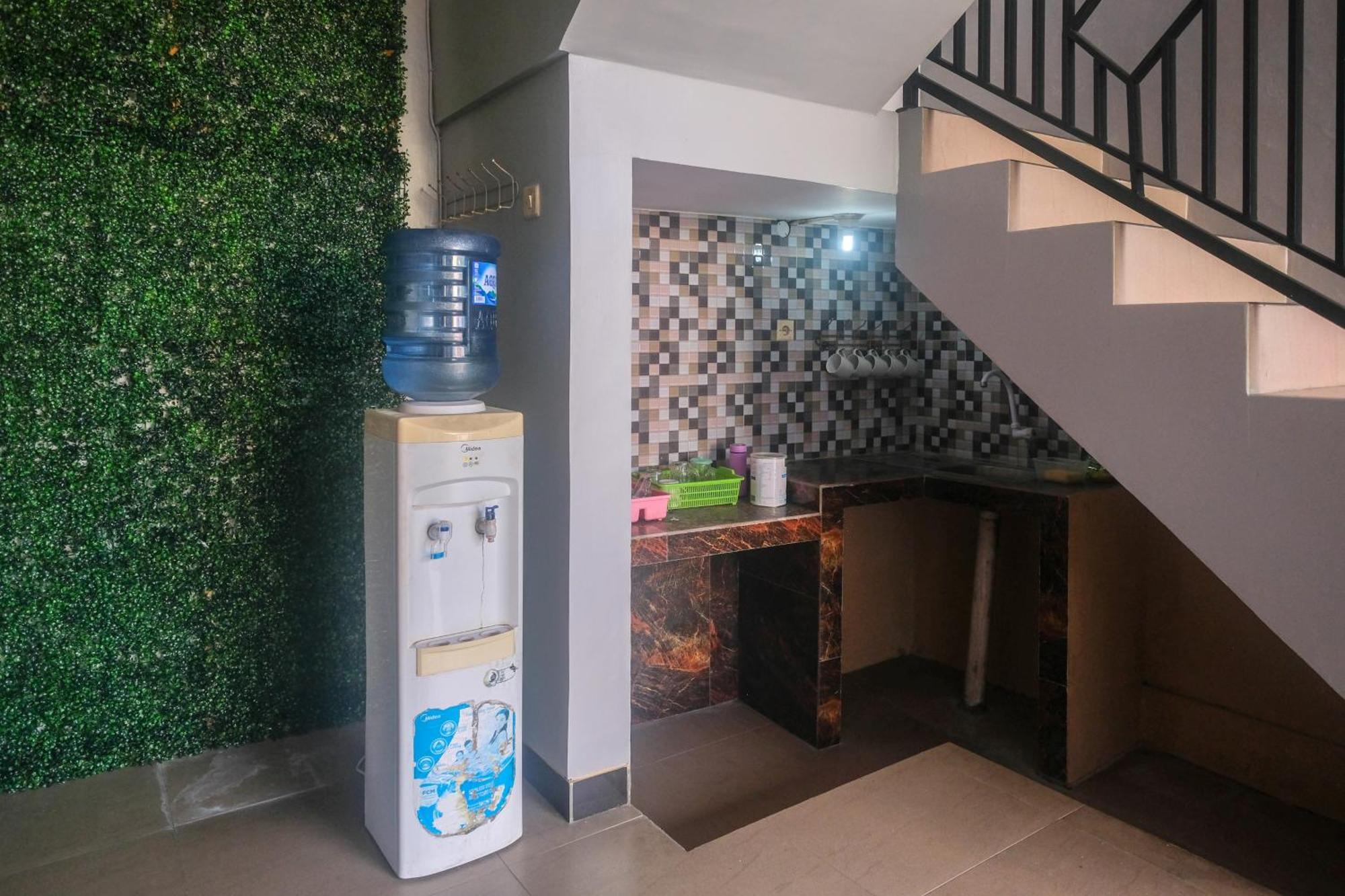 Al Abror Homestay Mandala Krida Mitra Reddoorz Yogyakarta Eksteriør billede
