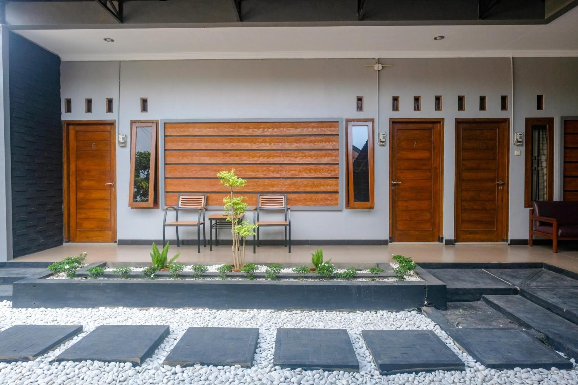 Al Abror Homestay Mandala Krida Mitra Reddoorz Yogyakarta Eksteriør billede