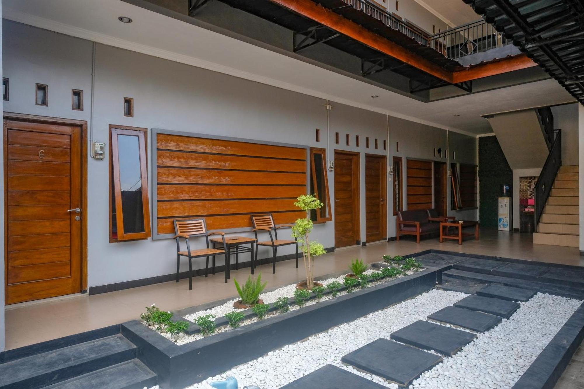 Al Abror Homestay Mandala Krida Mitra Reddoorz Yogyakarta Eksteriør billede
