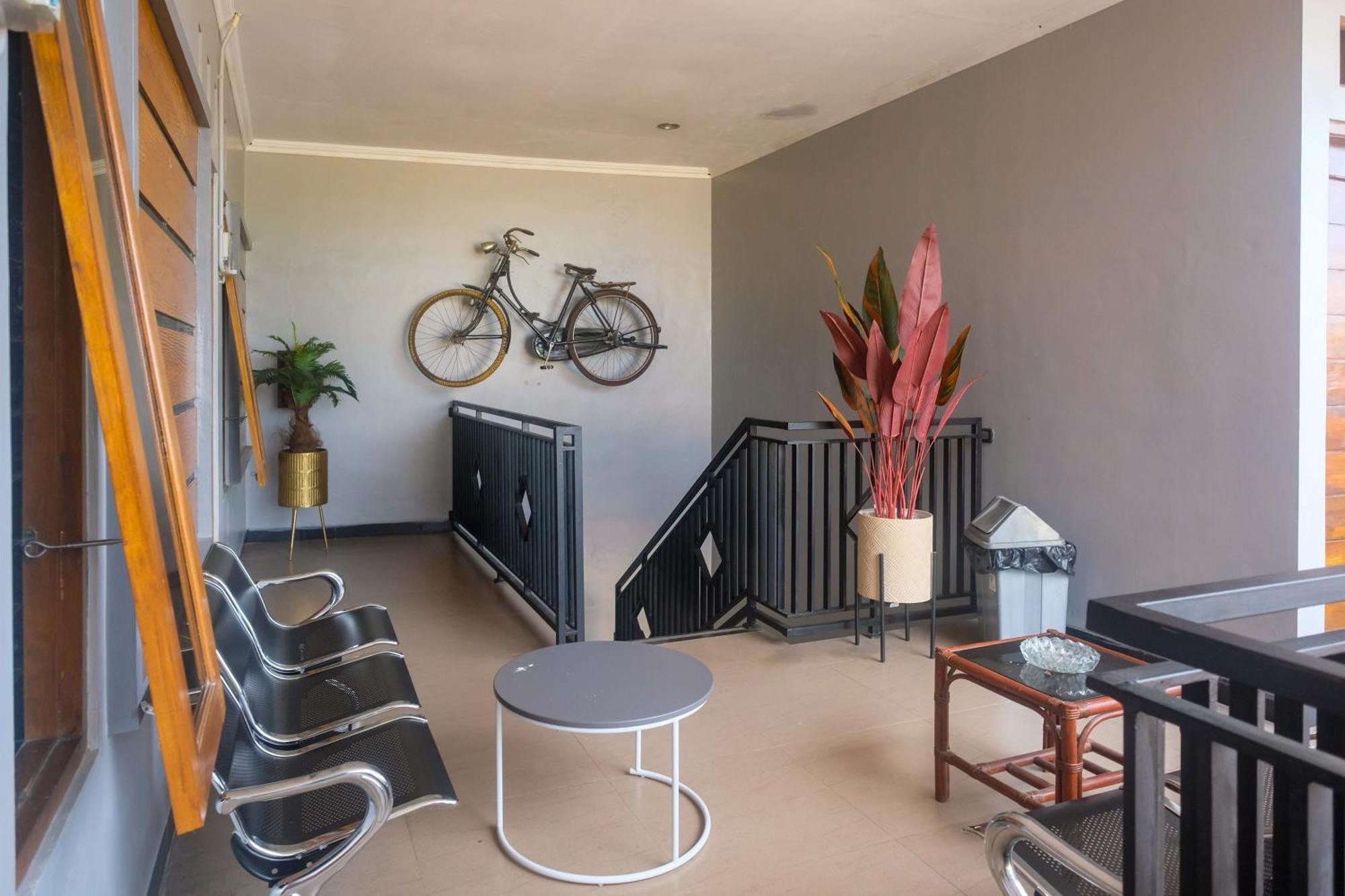 Al Abror Homestay Mandala Krida Mitra Reddoorz Yogyakarta Eksteriør billede